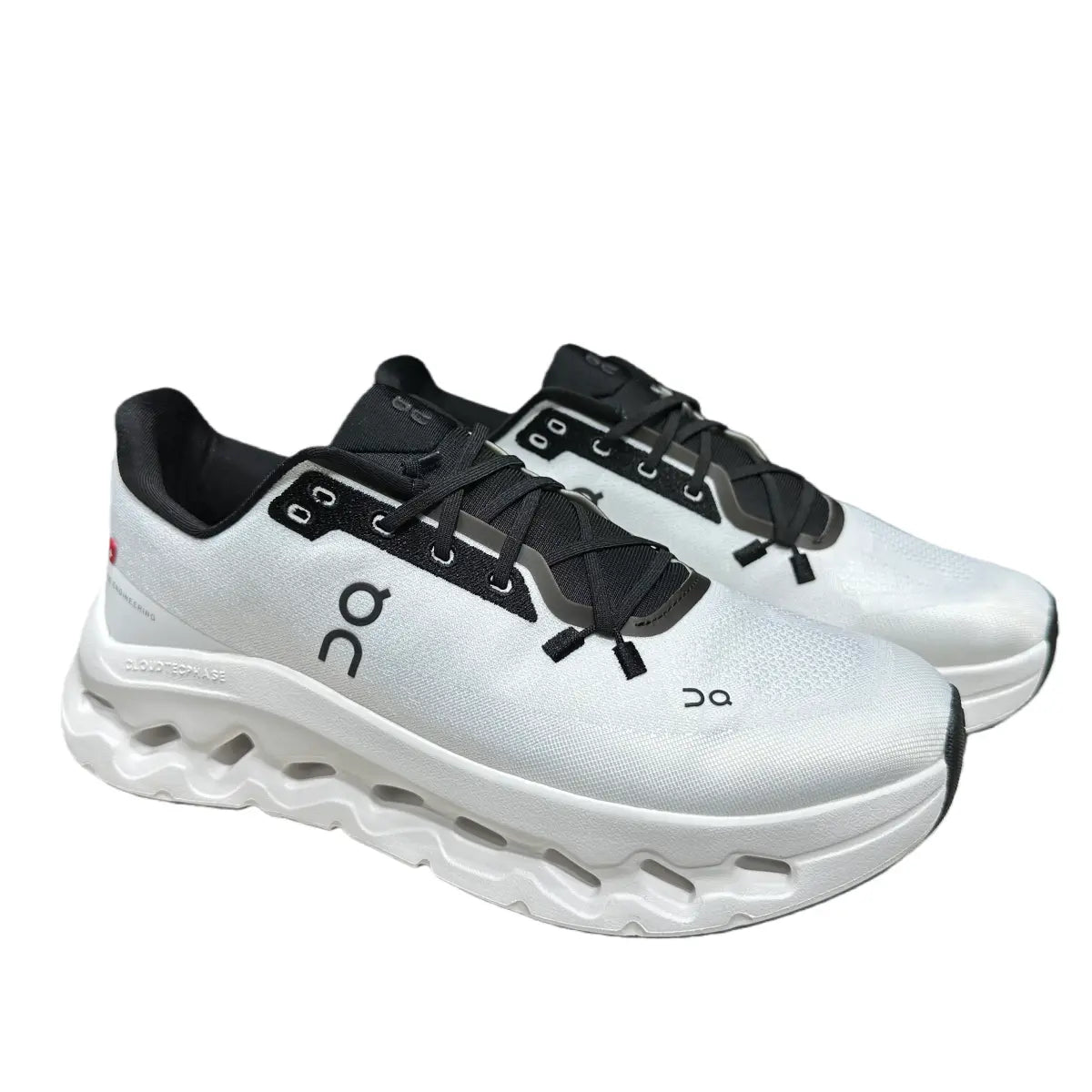 Cloudtilt White/Black