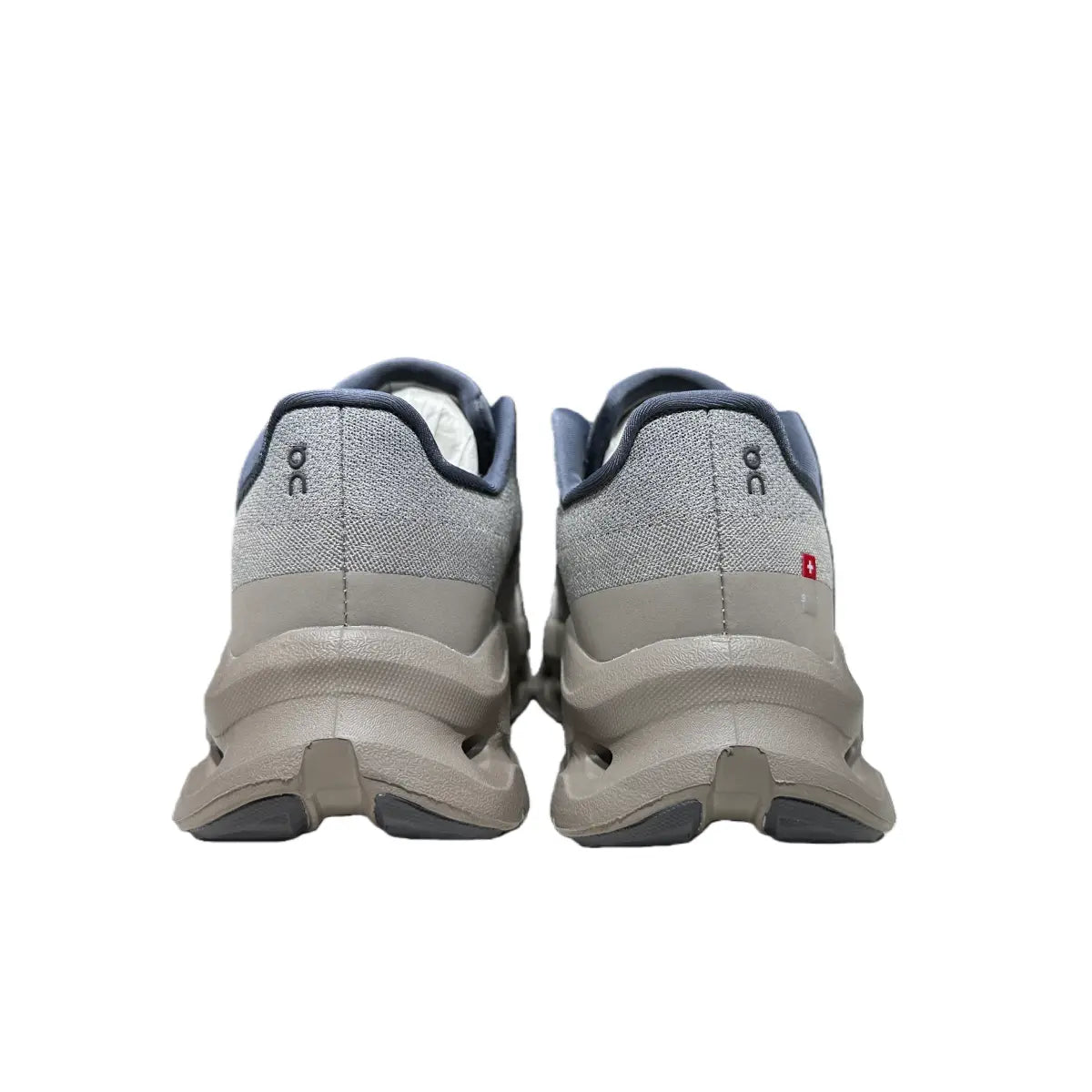 Cloudtilt Black/Gray